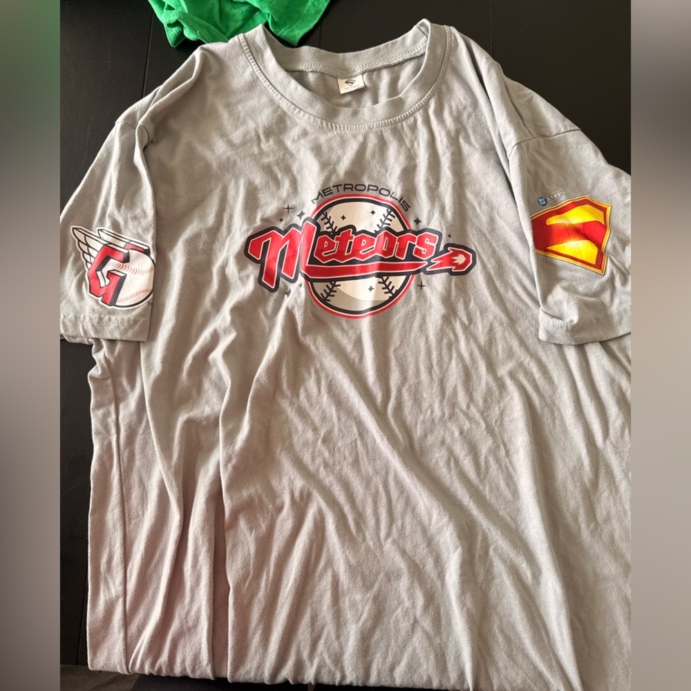Gray Metropolis Meteors T-Shirt